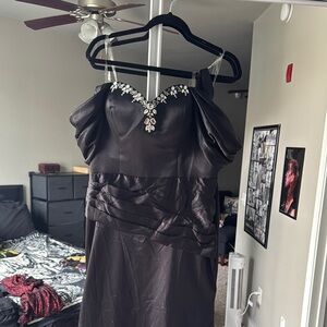 Elegant Black Evening Dress